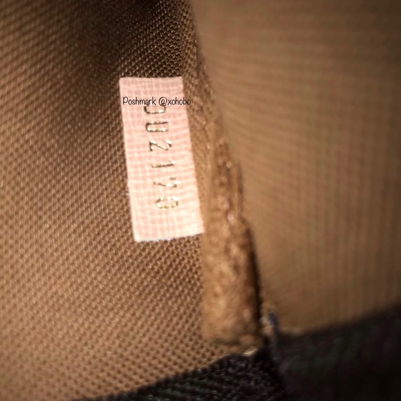 AUTHENTIC LOUIS VUITTON MONOGRAM POCHETTE - Picture 8 of 8